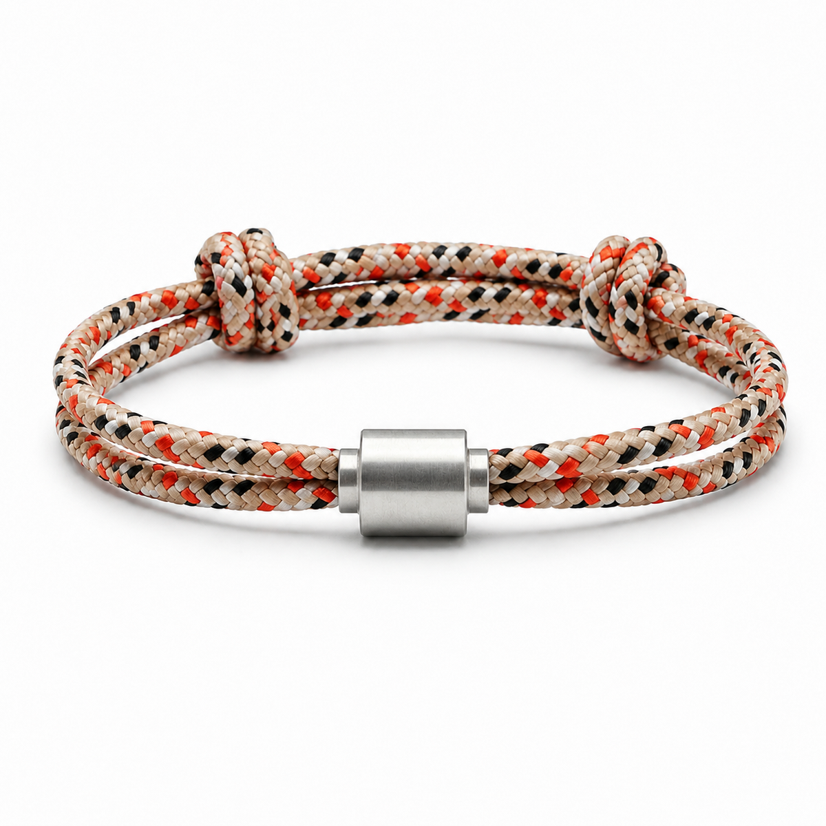 Tadblu EVER WISE herenarmband met zand-oranje-zwart patroon koord, edelstalen cilindervormige ashouder en verstelbare knoopsluiting.